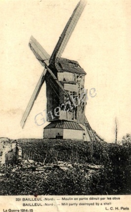 Bailleul - Moulin en partie détruit par les obus - La guerre 1914-15